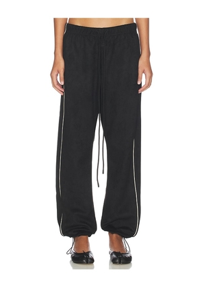 Fear of God ESSENTIALS Signature Relaxed Pant in Black. Size XS. Also in S, M, L, XL.