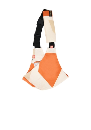 Marie Marie Amsterdam Toddler Swing Carrier in Orange.