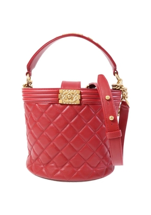 CHANEL Pre-Owned CC quilted bucket bag - Red