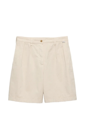 Prada pleated logo-patch shorts - Neutrals