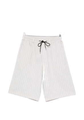 Y-3 pinstriped shorts - Neutrals
