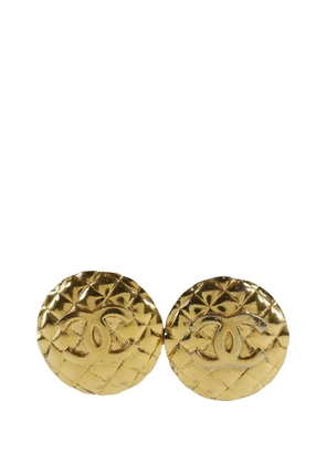 CHANEL Pre-Owned 1980-1990 CC Quilted Gold Plated Round Clip On Earrings costume earrings