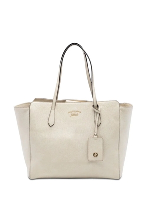 Gucci Pre-Owned 2016-2026 Medium Leather Swing tote bag - White