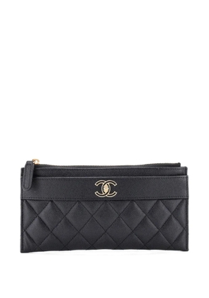 CHANEL Pre-Owned Mademoiselle Zip Quilted Caviar Long pouch - Black