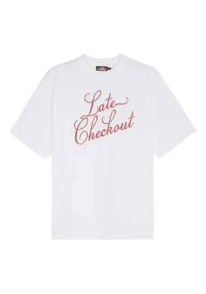 Late Checkout script-logo t-shirt - White