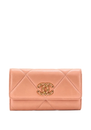 CHANEL Pre-Owned 19 Flap Wallet Quilted Lambskin Long small wallets - Neutrals