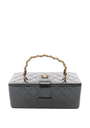 CHANEL Pre-Owned 1994-1996 Matelassé quilted vanity bag - Green