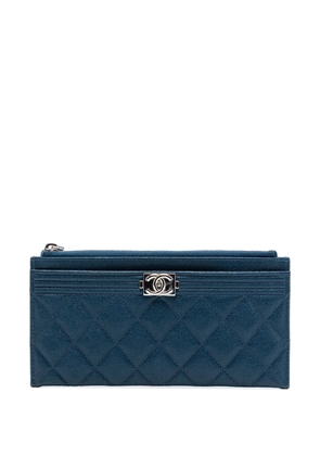 CHANEL Pre-Owned 2019 Quilted Caviar Boy pouch - Blue