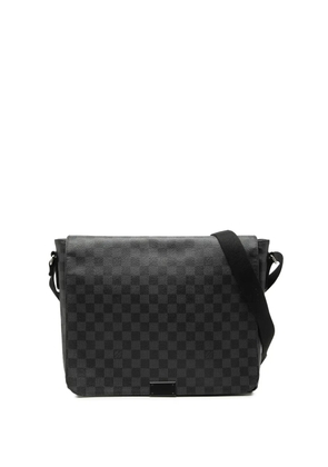 Louis Vuitton Pre-Owned 2015 Damier Graphite District MM crossbody bag - Black