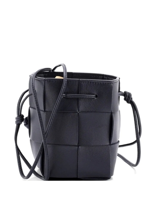 Bottega Veneta Pre-Owned Cassette Maxi Intrecciato Leather Mini bucket bag - Blue