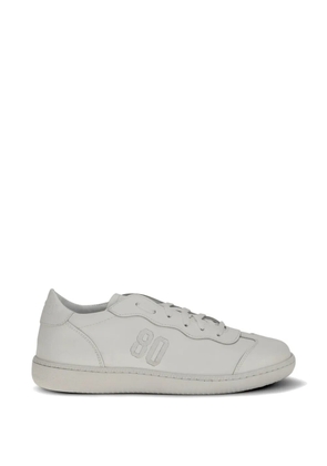 BE980 Harvard 5 logo-patch sneakers - White