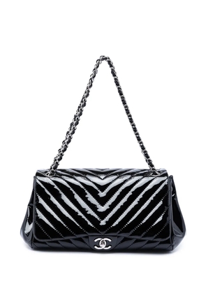 CHANEL Pre-Owned 2009-2010 CC Chevron Patent Accordion Flap shoulder bag - Black