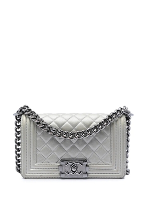 CHANEL Pre-Owned 2017-2018 Small Quilted Metallic Caviar Boy Flap crossbody bag - Silver