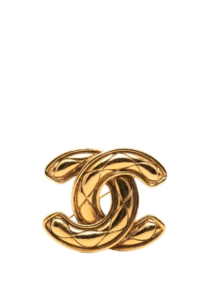 CHANEL Pre-Owned 1970-1980 CC Gold Plated Quilted Brooch costume brooch