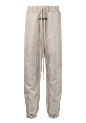 FEAR OF GOD ESSENTIALS logo-patch drawstring trousers - Green