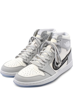 Christian Dior Pre-Owned x Air Jordan 1 lace-up leather sneakers - White