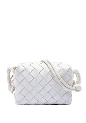 Bottega Veneta Pre-Owned 2012-2026 Candy Lambskin Intrecciato Loop Camera Bag crossbody bag - White