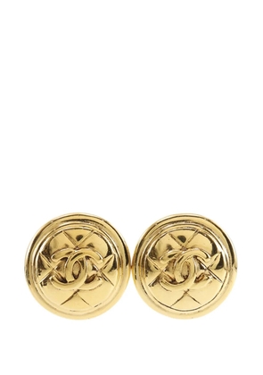CHANEL Pre-Owned 1970-1980 CC Gold Plated Quilted Round Clip On Earrings costume earrings