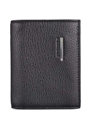 PIQUADRO grained leather passport holder - Black