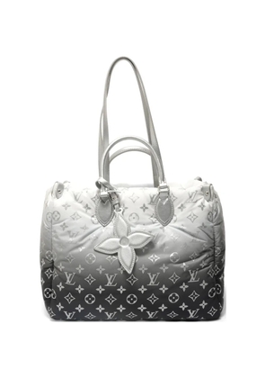 Louis Vuitton Pre-Owned 2021-2025 Onthego MM shoulder bag - White