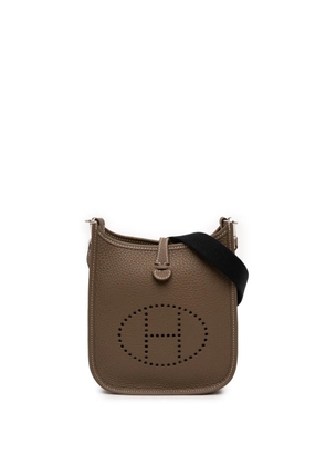 Hermès Pre-Owned 2025 Clemence Evelyne 16 Amazone crossbody bag - Brown