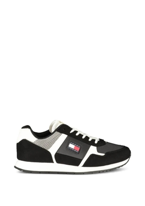 Tommy Hilfiger logo-patch panelled sneakers - Black