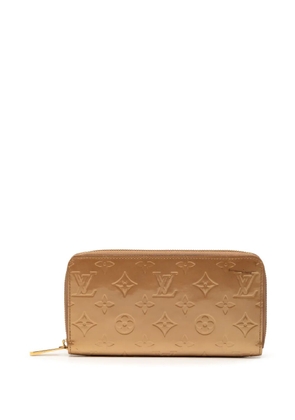 Louis Vuitton Pre-Owned 2015 Monogram Vernis Zippy Wallet long wallets - Gold