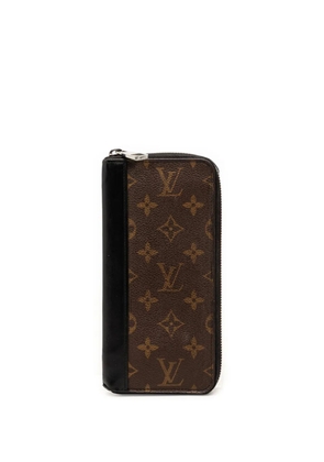 Louis Vuitton Pre-Owned 2017 Monogram Macassar Vertical Zippy Wallet long wallets - Brown