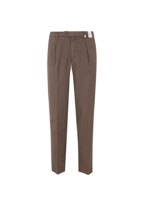 Myths pleated-front tailored trousers - Brown