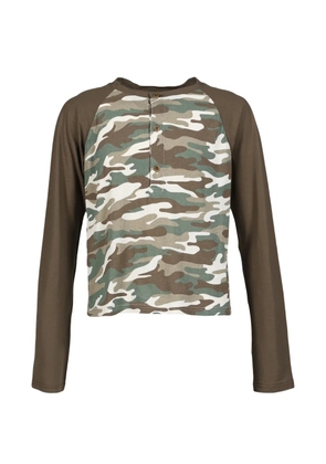 JUN/NAKAYAMA Henley camouflage-print raglan-sleeved T-shirt - Brown