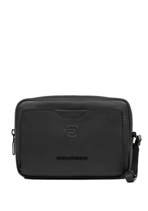 PIQUADRO logo-debossed leather clutch bag - Black