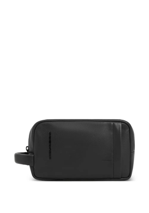 PIQUADRO grained leather toiletry bag - Black