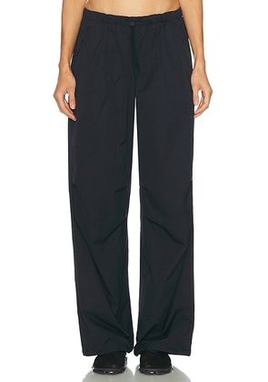 On Parachute Pant in Black - Black. Size M (also in L).