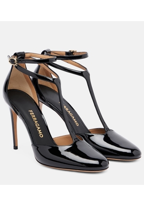 Ferragamo Leather pumps