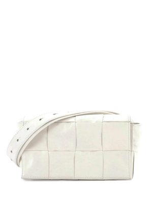 Bottega Veneta Pre-Owned Cassette Maxi Intrecciato Leather belt bag - White