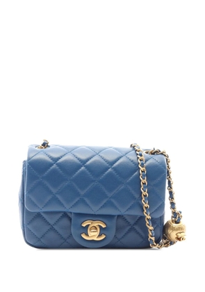 CHANEL Pre-Owned 2020 Mini Square Classic Lambskin Pearl Crush Single Flap crossbody bag - Blue
