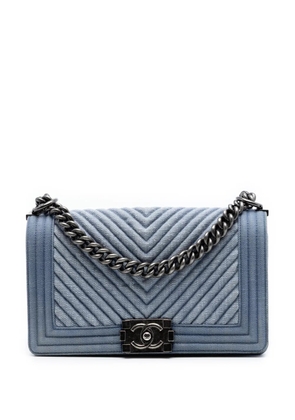 CHANEL Pre-Owned 2014-2015 Old Medium Chevron Denim Boy Flap crossbody bag - Blue