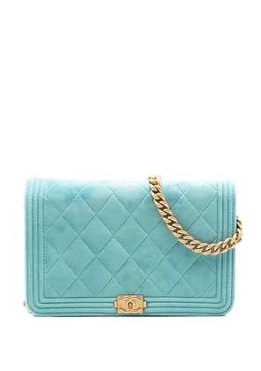 CHANEL Pre-Owned 2019 Quilted Velvet Boy Wallet On Chain crossbody bag - Blue