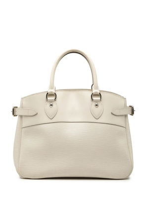 Louis Vuitton Pre-Owned 2000-2026 Epi Passy PM handbag - White