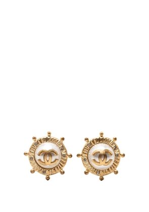 CHANEL Pre-Owned 2005 CC Gold Plated Faux Pearl and Strass Clip on Earrings costume earrings