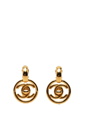 CHANEL Pre-Owned 1997 CC Gold Plated Turnlock Swing Clip On Earrings costume earrings