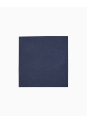 Micro-textured pure silk pocket square
