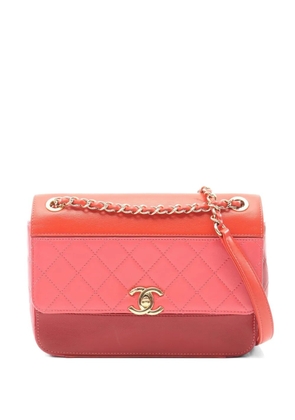 CHANEL Pre-Owned 2019 Matelassé chain shoulder bag - Red