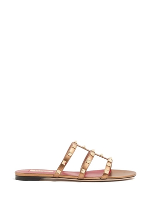 Valentino Garavani Rockstud laminated nappa slide sandals - Gold