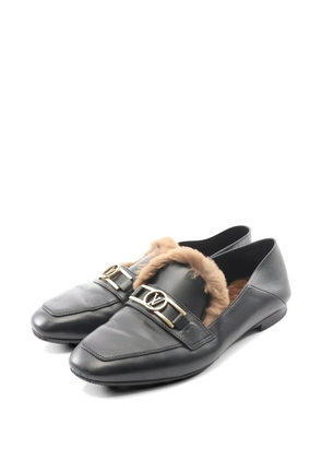 Louis Vuitton Pre-Owned 2020 logo-plaque loafers - Black
