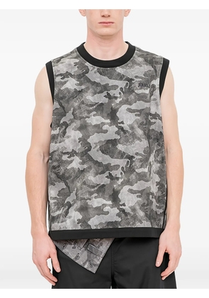 Juun.J camouflage-print sleeveless T-shirt - Grey