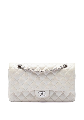 CHANEL Pre-Owned 2014-2015 Medium Classic Caviar Double Flap shoulder bag - White