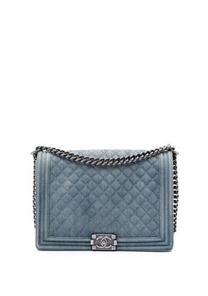 CHANEL Pre-Owned 2012-2013 Large Quilted Denim Boy Flap crossbody bag - Blue