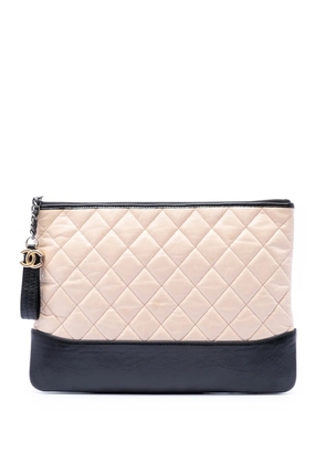 CHANEL Pre-Owned 2018 Medium Aged Calfskin Gabrielle O Case clutch bag - Brown