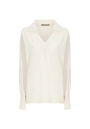 D.Exterior chain-trim collared top - White